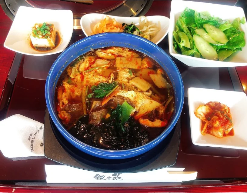 A past lunch from a post in which the photographer reported changing plans after finding a service area crowded.