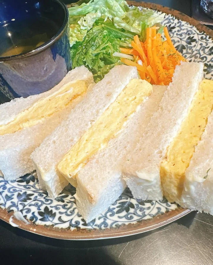 在Kayaba Coffee拍摄的鸡蛋三明治