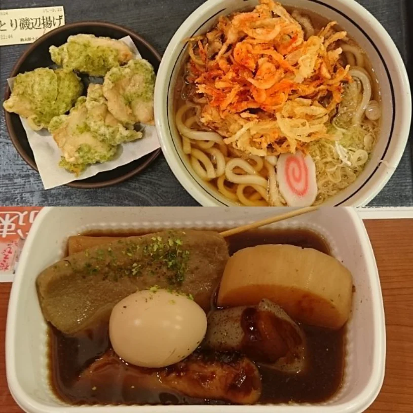 静岡のサービスエリアに立ち寄ったという投稿にある、2枚の食事写真を組み合わせた画像。