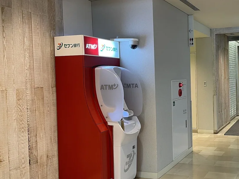 東京・豊洲フロントにあるセブン銀行ATM
