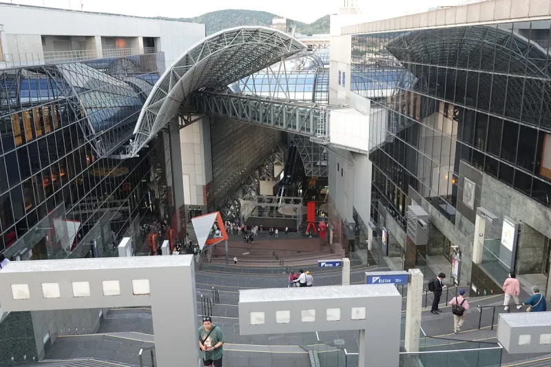 京都駅の大階段側からの眺め