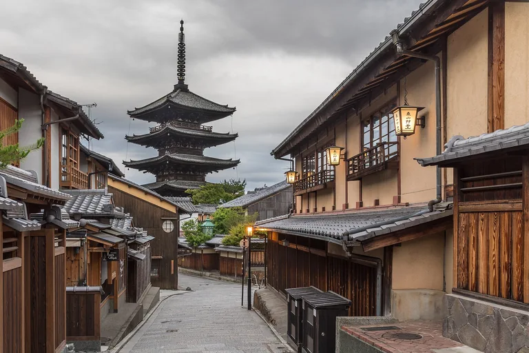 Yasaka-dori and Hokan-ji, Kyoto