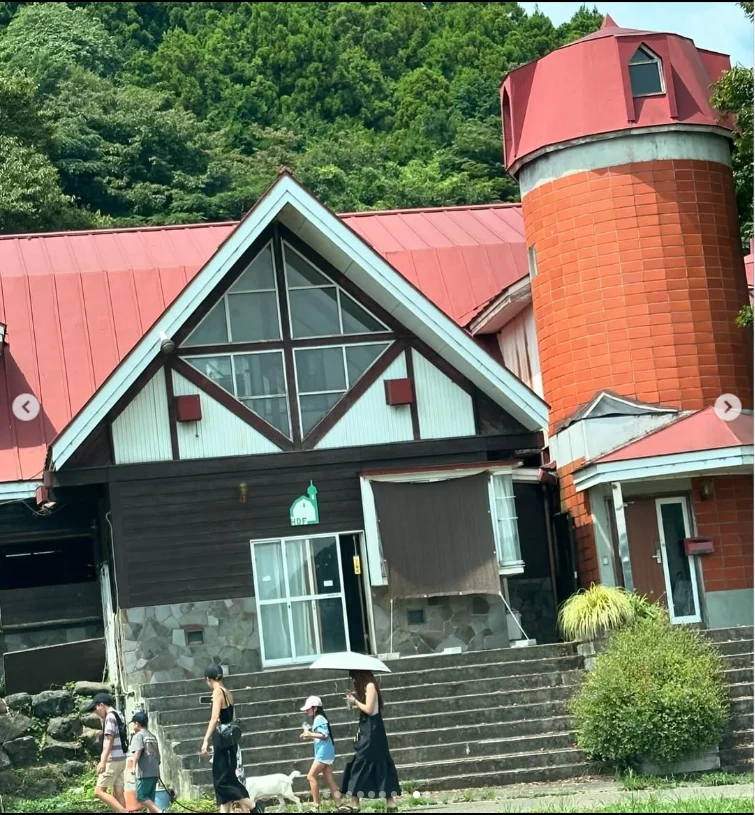 Fried bread and a farm visit the next day — Haruru’s photograph