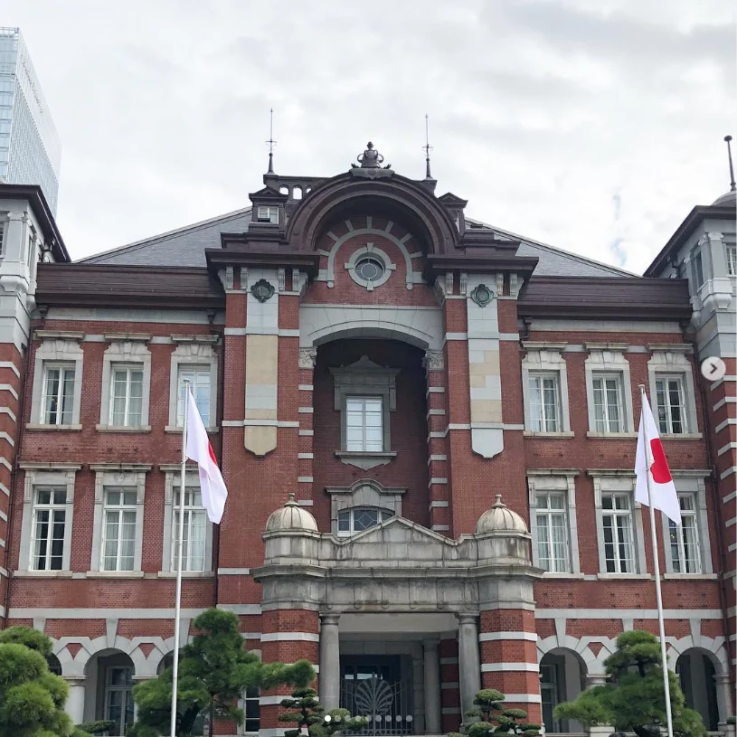 A Marunouchi setting — Haruru’s photograph