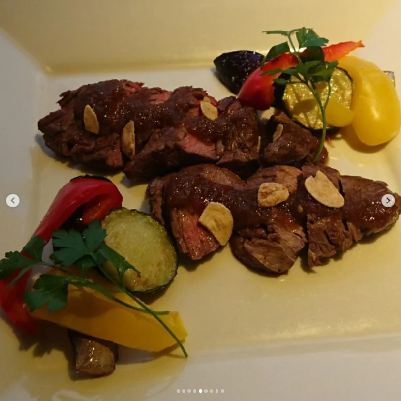 Food alongside the wine — Haruru’s photograph