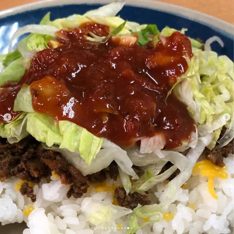 Izakaya evenings and a familiar market purchase — Haruru’s photograph