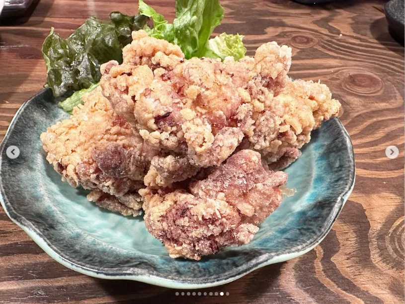 遅い時間に出かけた夜の食事 — ハルルの写真