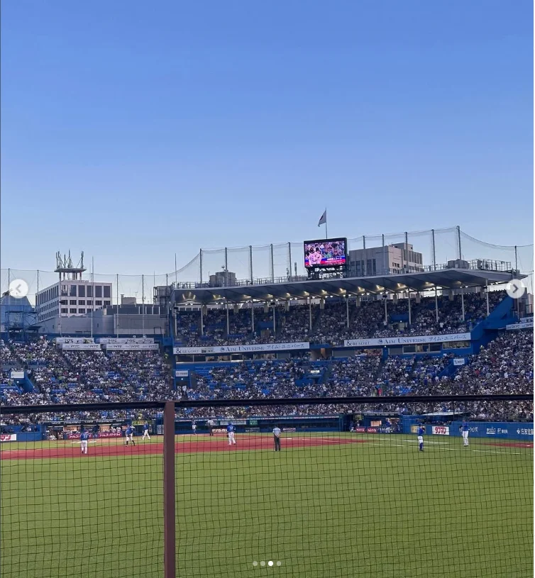 Standing to see past the people in front — Haruru’s photograph