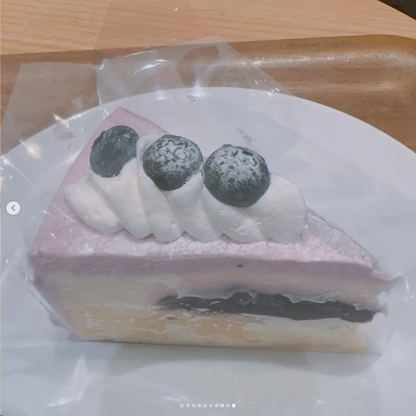 A familiar order, followed by cake — Haruru’s photograph