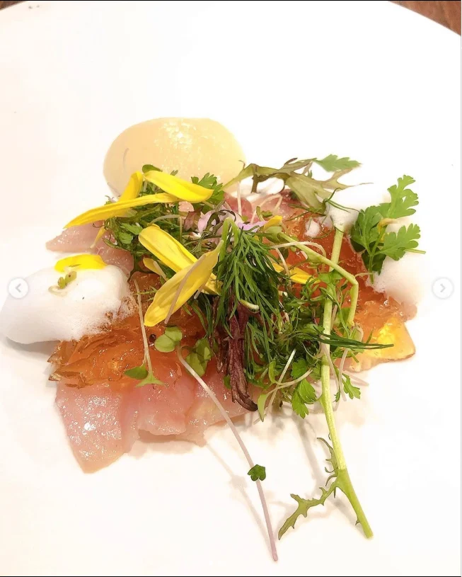 Enjoying each dish of the course — Haruru’s photograph