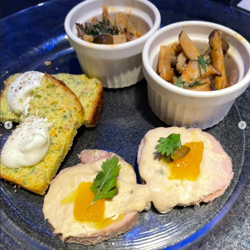 2021: a good dinner, but too little appetite — Haruru’s photograph