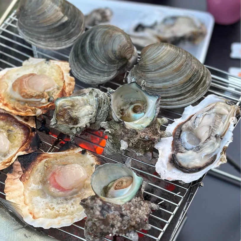 夕方から、海鮮焼きを楽しんで — ハルルの写真