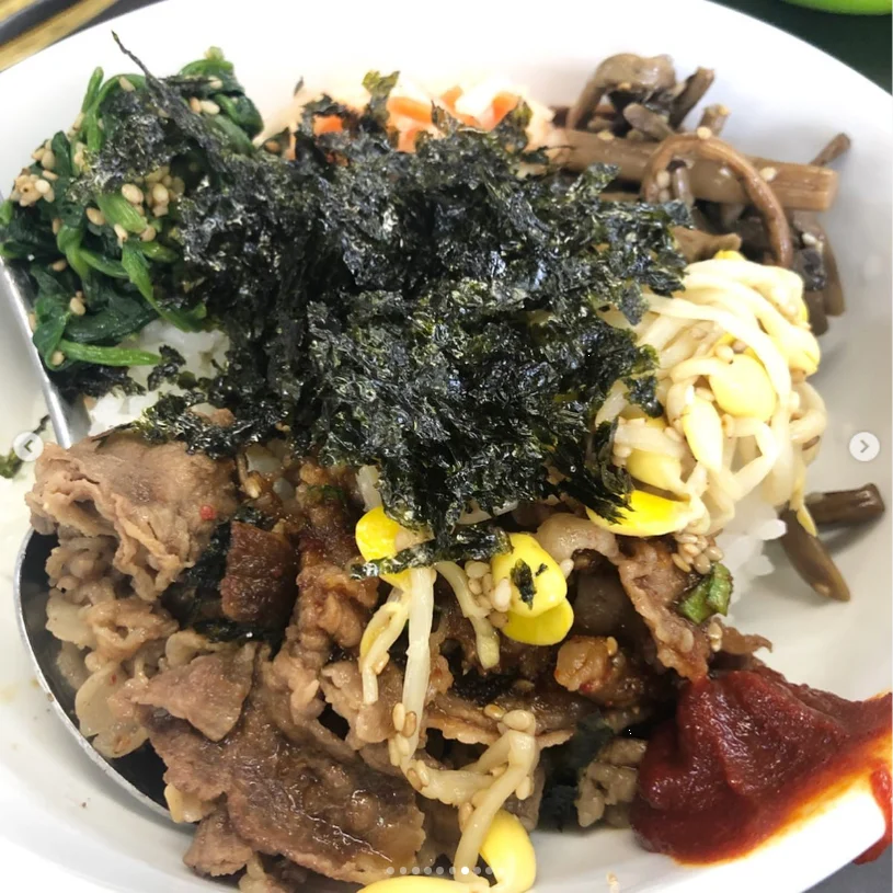 A satisfying lunch at her familiar yakiniku restaurant — Haruru’s photograph