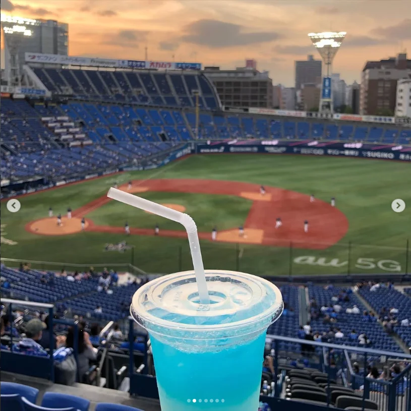 Drinks, shaved ice and a night of blue light — Haruru’s photograph