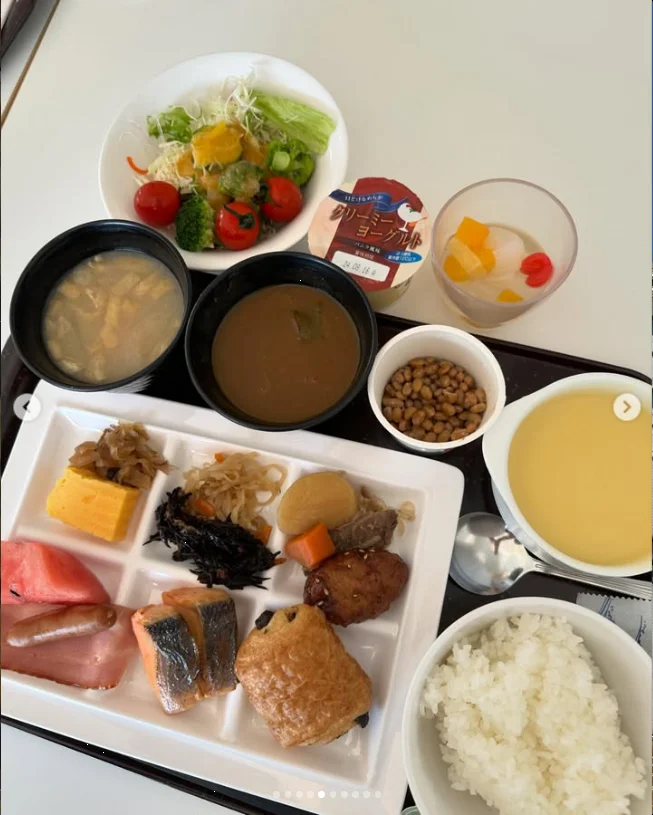A full breakfast and green summer scenery — Haruru’s photograph