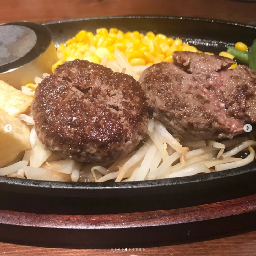 An evening hamburg steak that fell short of her hopes — Haruru’s photograph