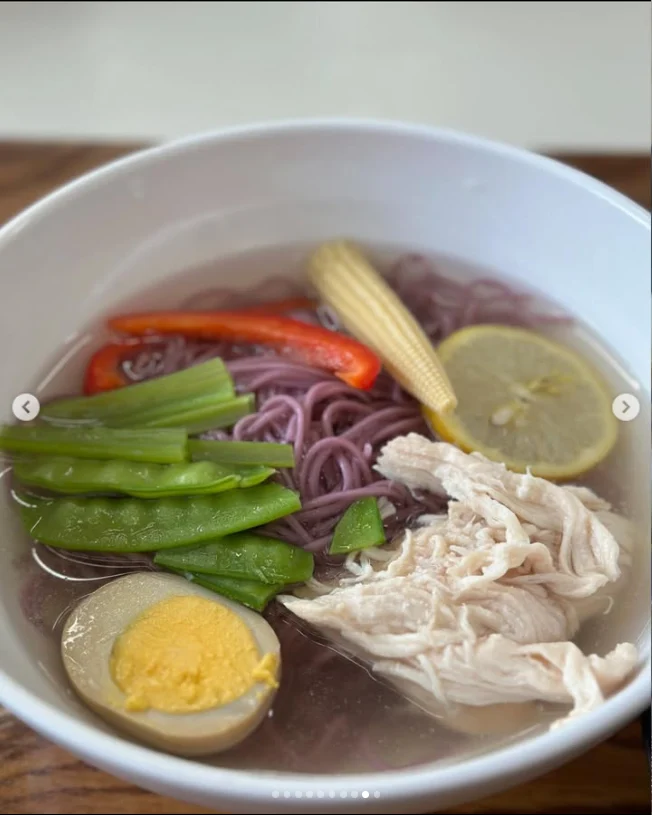 A lavender stop and two memorable noodle dishes — Haruru’s photograph