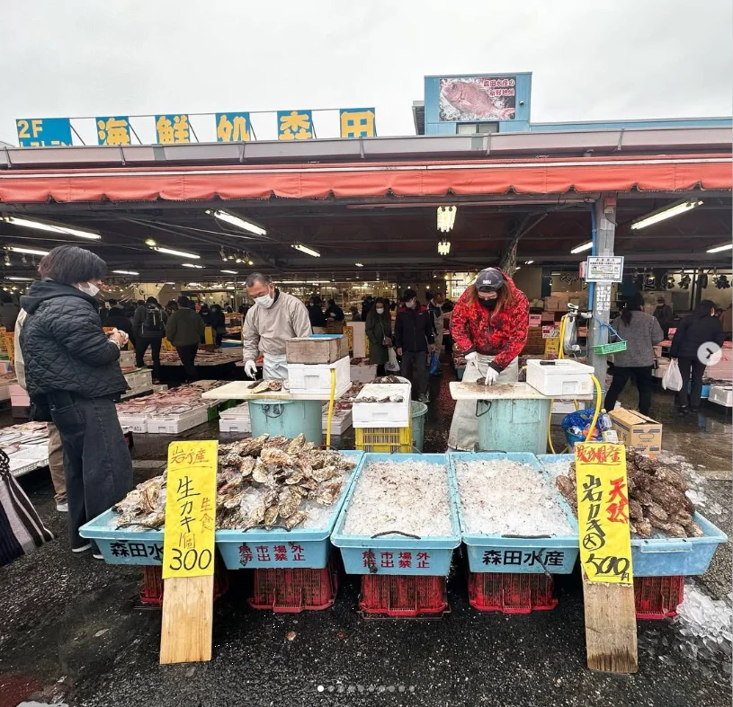 Oysters and conveyor-belt sushi at Nakaminato — Haruru’s photograph