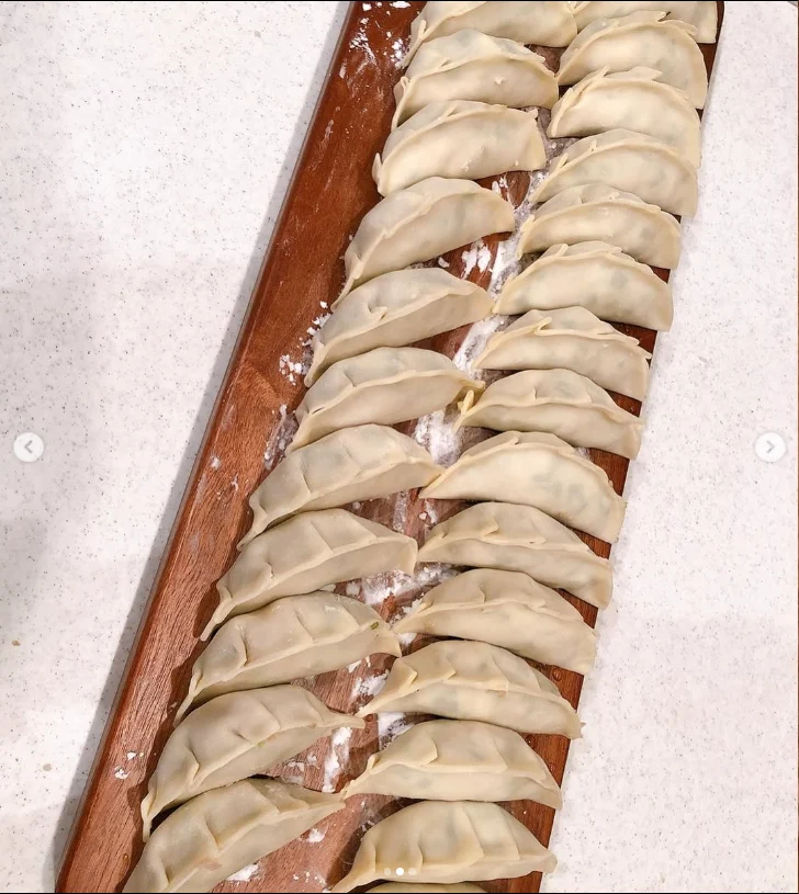 Preparing the filling and choosing thick, large wrappers — Haruru’s photograph