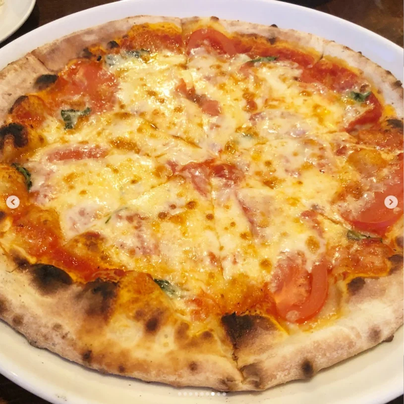 パスタとピザのセットを分け合って — ハルルの写真