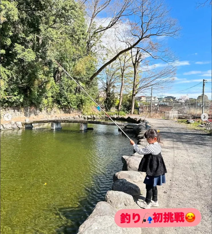 孩子钓到鱼,再让工作人员整理好带回去 — Haruru 的照片