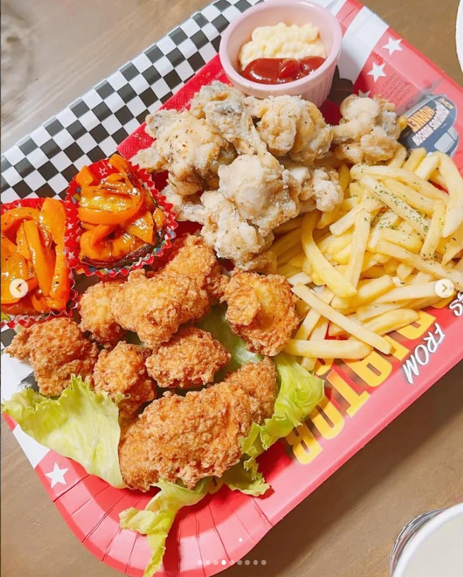 娘が作った、バンズから手作りのハンバーガー — ハルルの写真