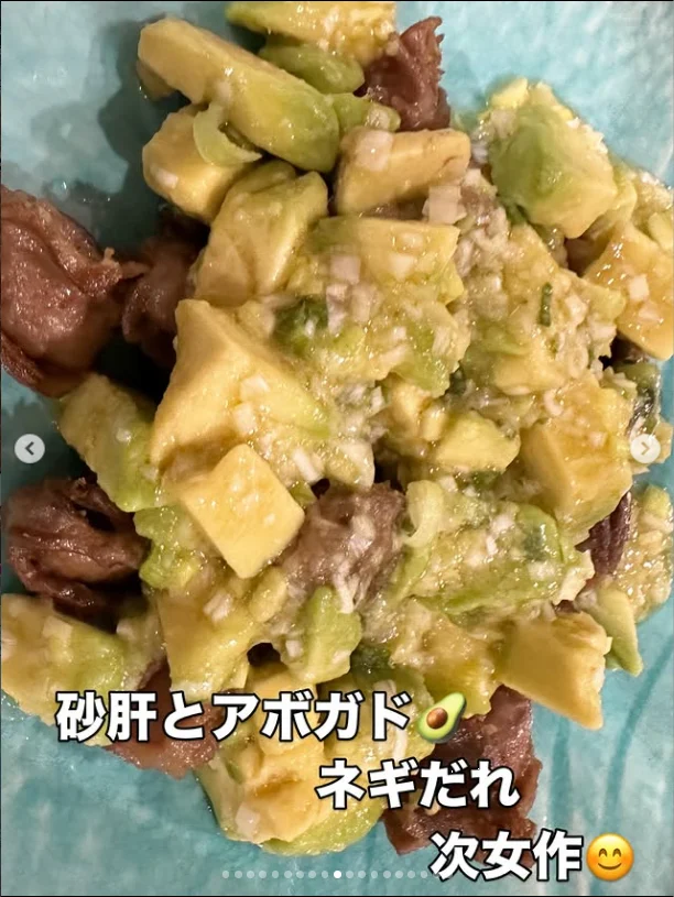 家ご飯の写真と、娘さんたちの書き込み — ハルルの写真