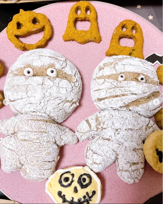 Cake and mummy bread made late into the night — Haruru’s photograph