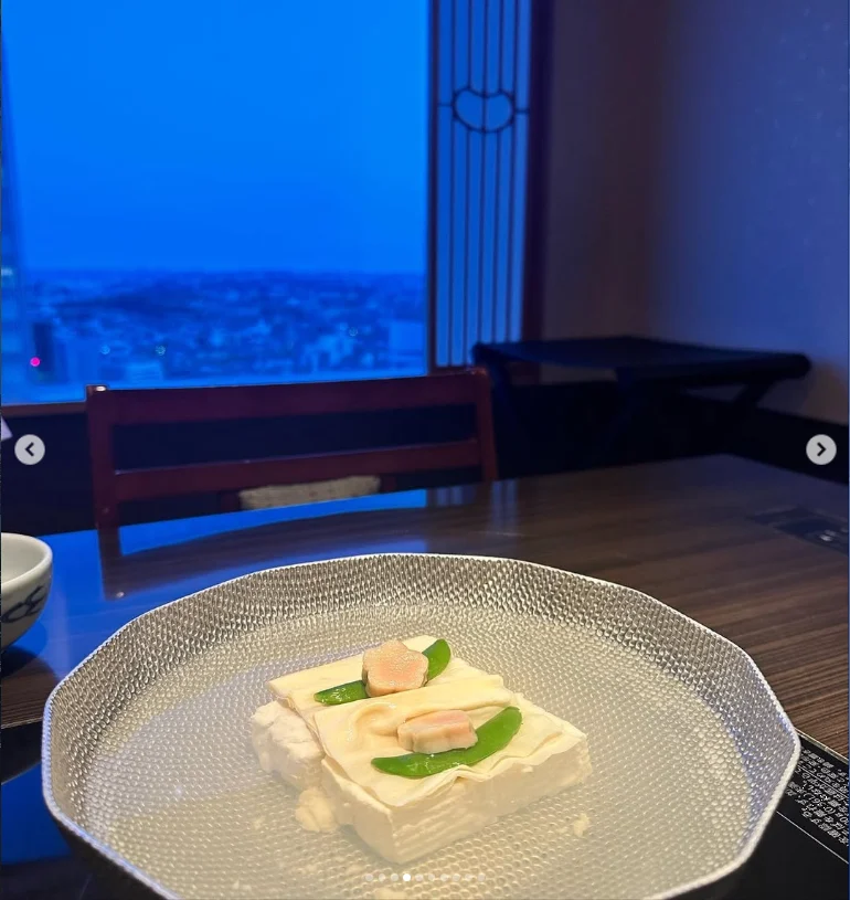 Enjoying each dish — Haruru’s photograph