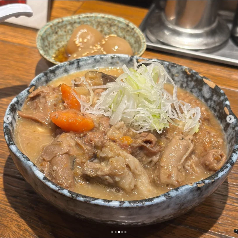 Photographs from the table — Haruru’s photograph
