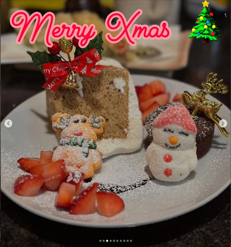 クリスマスのコース料理を、船の上で — ハルルの写真