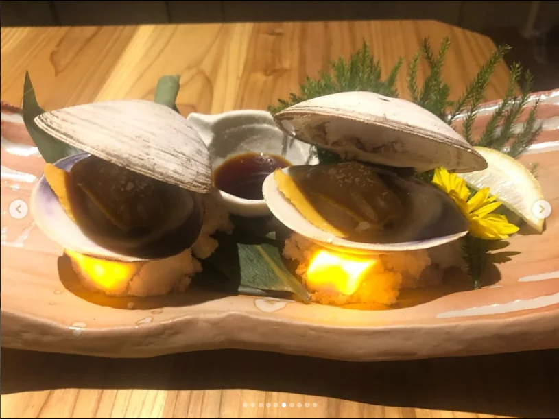 Enjoying the presentation as well as the food — Haruru’s photograph