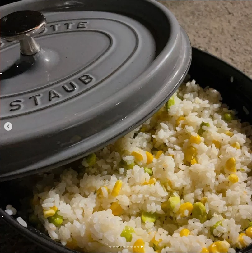 Rice, salads and ingredients left for the next morning — Haruru’s photograph