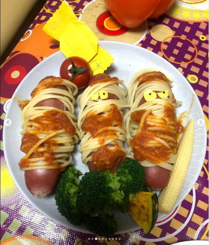 Halloween faces in the table photographs — Haruru’s photograph