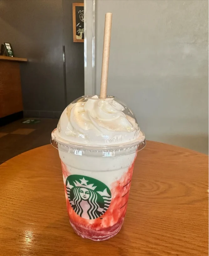 A generous strawberry drink — Haruru’s photograph