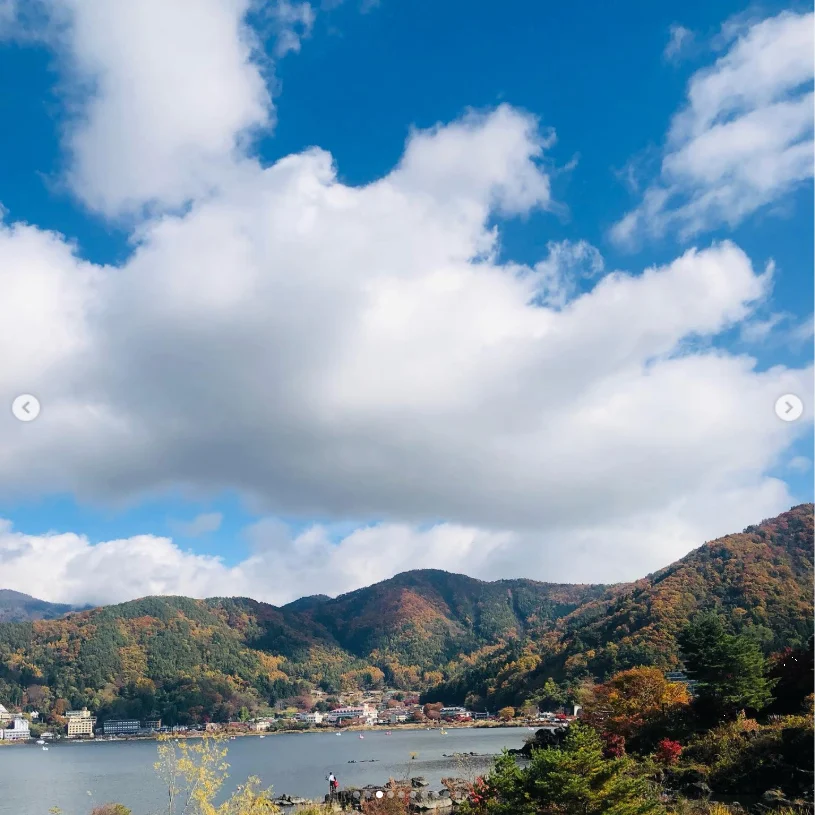 星期日，欣赏红叶与蓝天 — Haruru 的照片