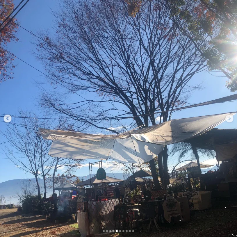 An old building and a space filled with objects — Haruru’s photograph