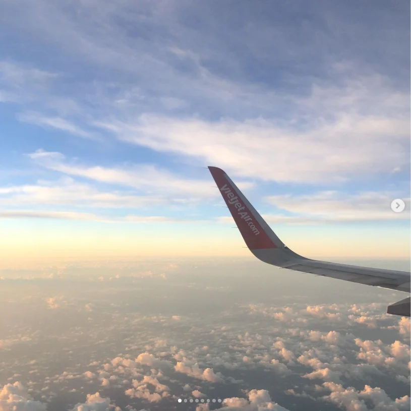 The arrival morning and a bathroom overlooking the beach — Haruru’s photograph