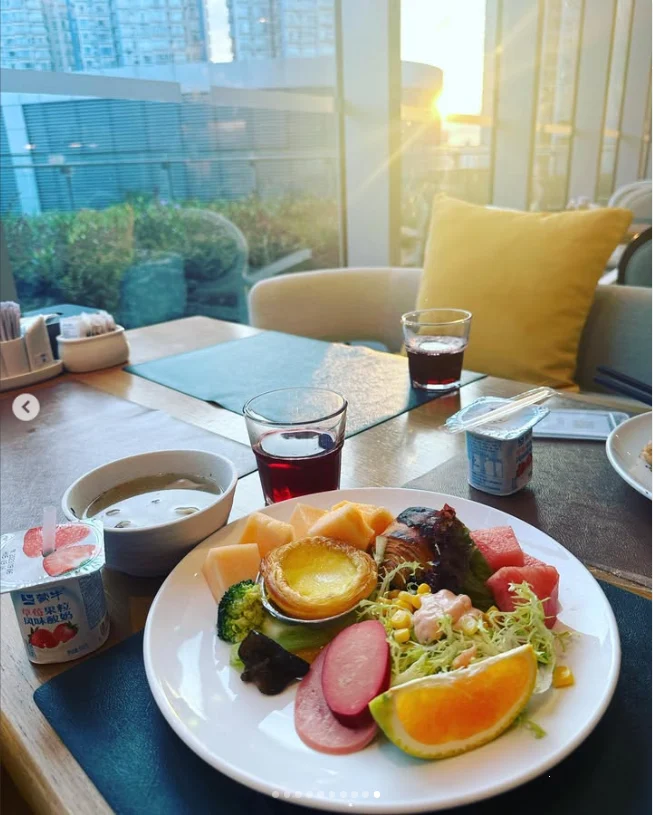 A final breakfast before setting off for Macau — Haruru’s photograph