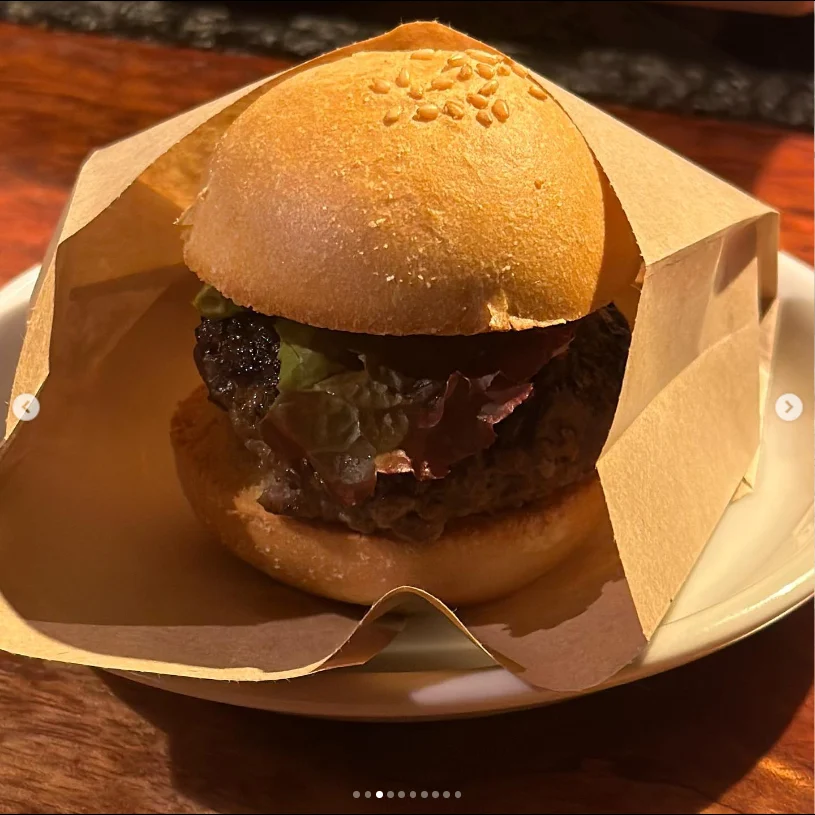 Starting with a mini burger — Haruru’s photograph