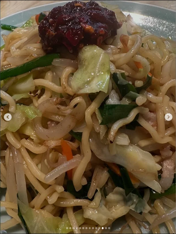 お昼は久しぶりの自慢亭へ — ハルルの写真