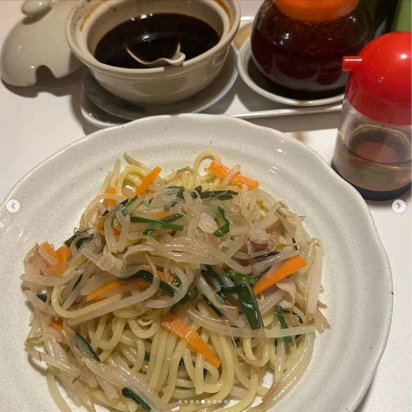Noodles, juice and an honest comparison — Haruru’s photograph