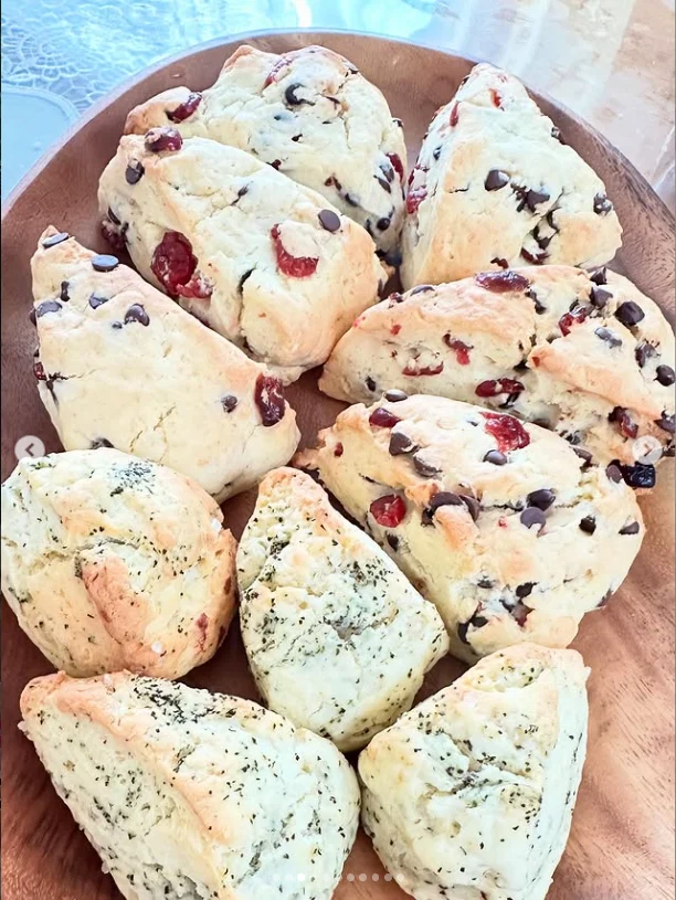 Paella, clam chowder and the usual scones — Haruru’s photograph