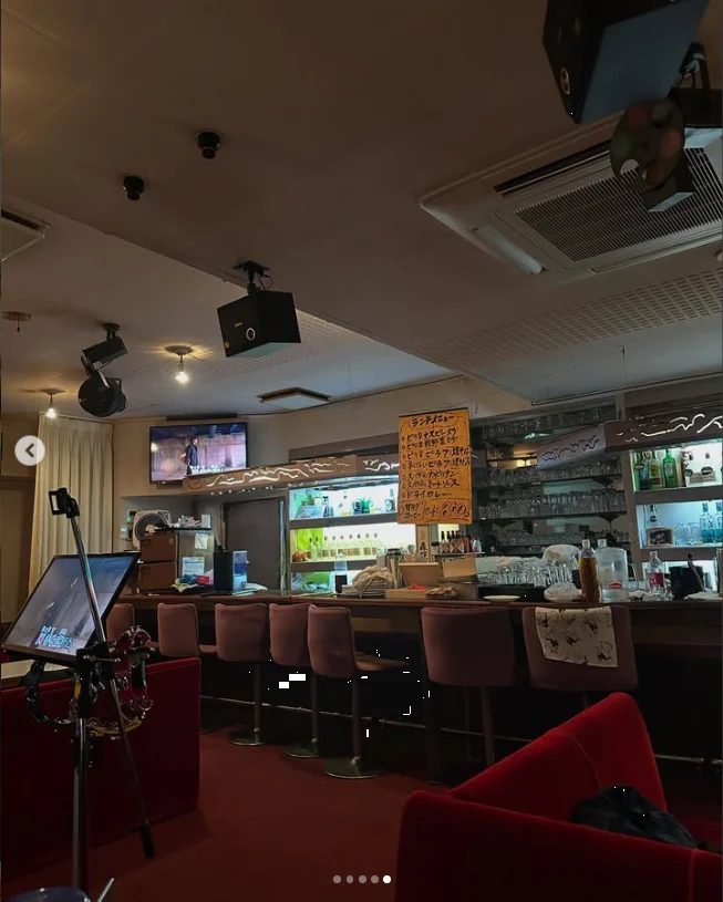 Drinks to remember, then singing at a second venue — Haruru’s photograph