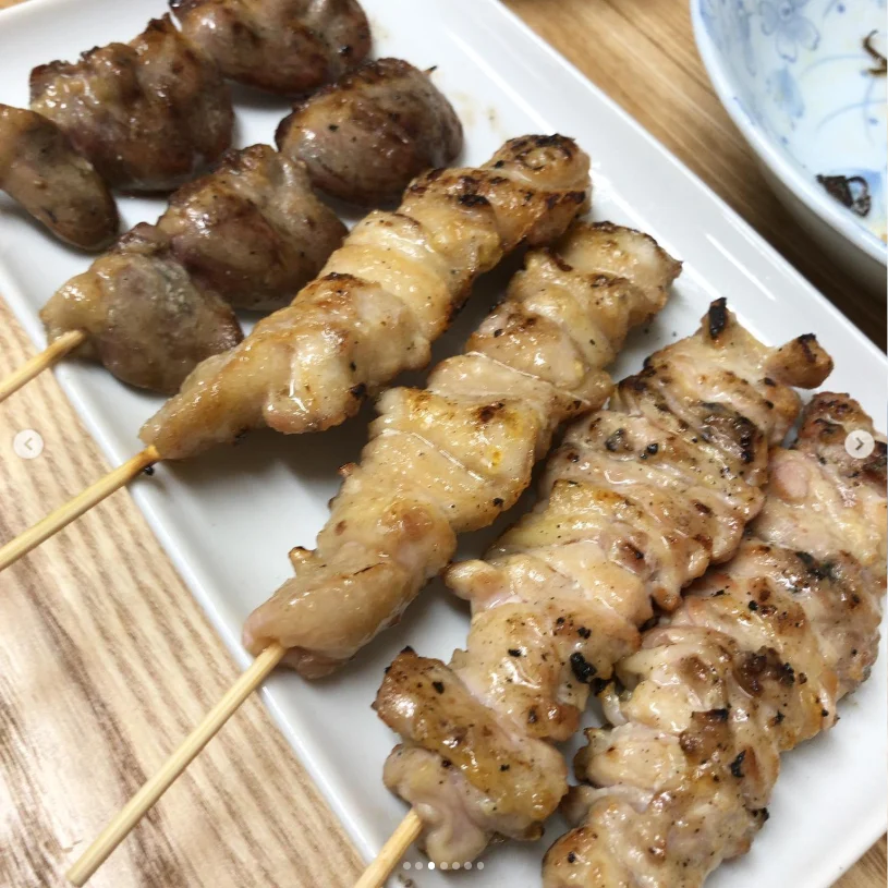 Different skewers on the table — Haruru’s photograph