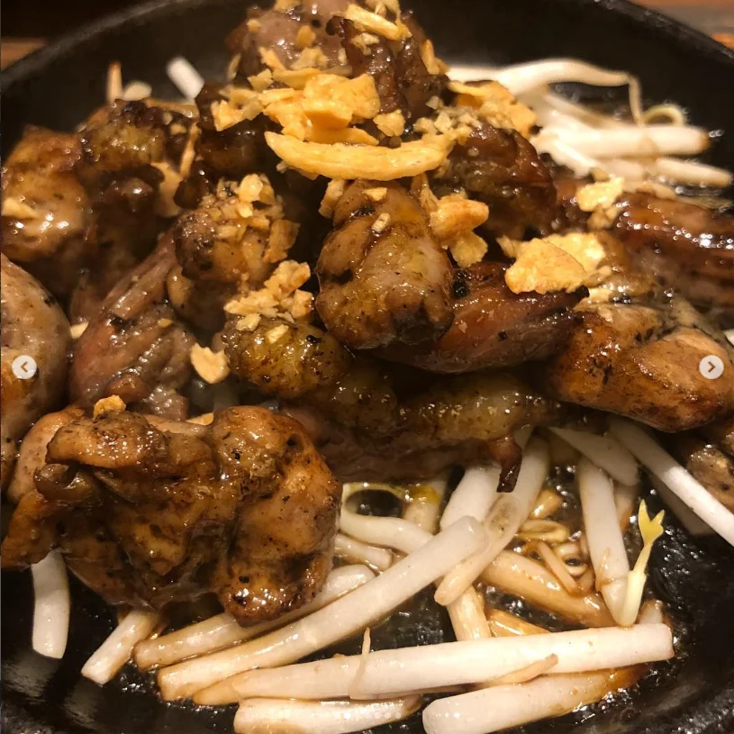 Charcoal-grilled chicken and fried liver — Haruru’s photograph
