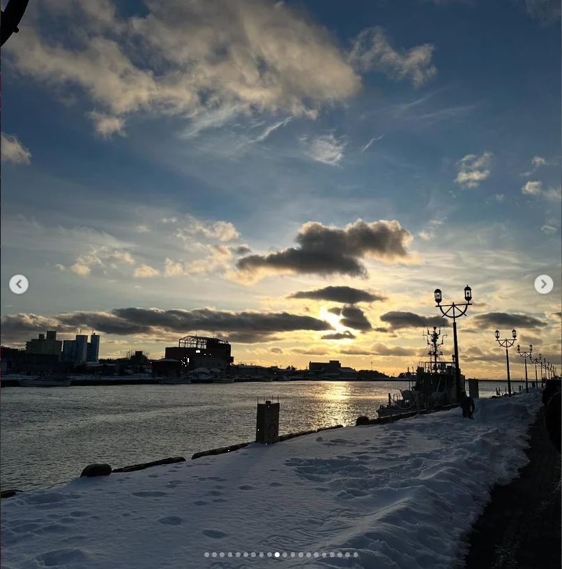 Walking off lunch beside the Kushiro River — Haruru’s photograph