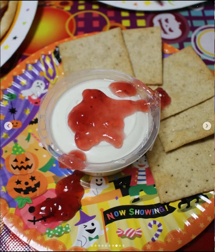Halloween faces in the table photographs — Haruru’s photograph