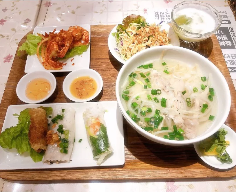フォーとバターエビのランチ — ハルルの写真