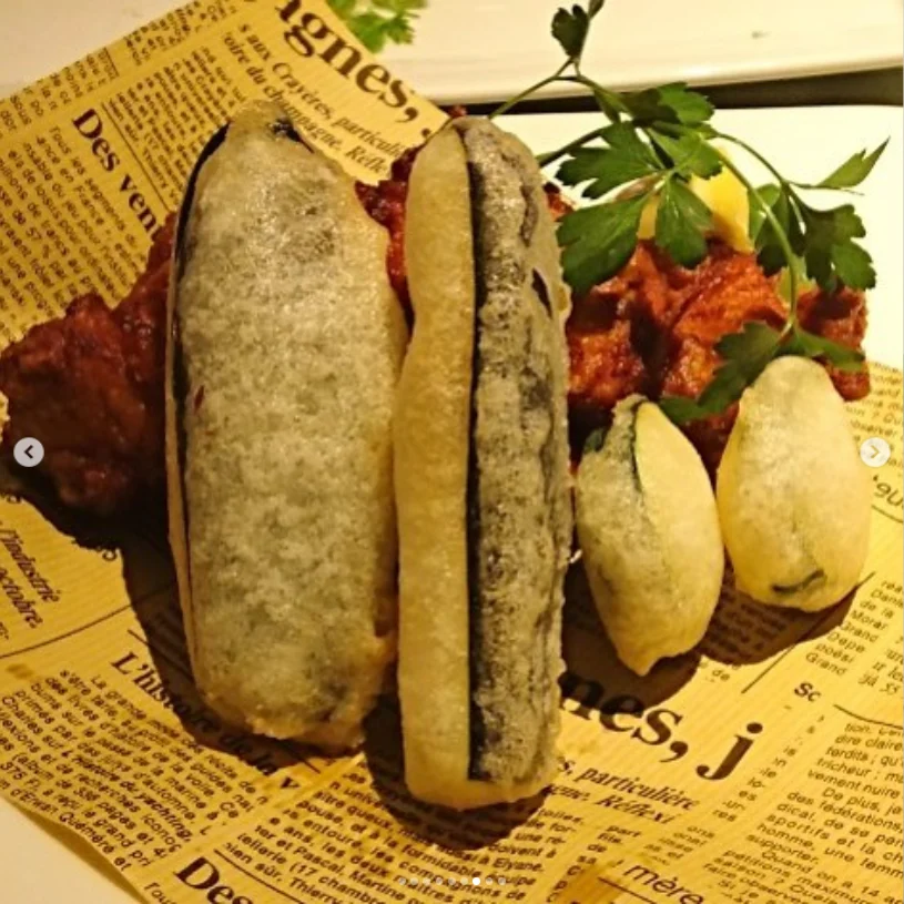Food alongside the wine — Haruru’s photograph